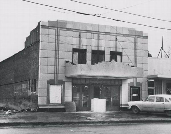 Lakeview Theatre - Old Pic From Jennifer Bauer (newer photo)